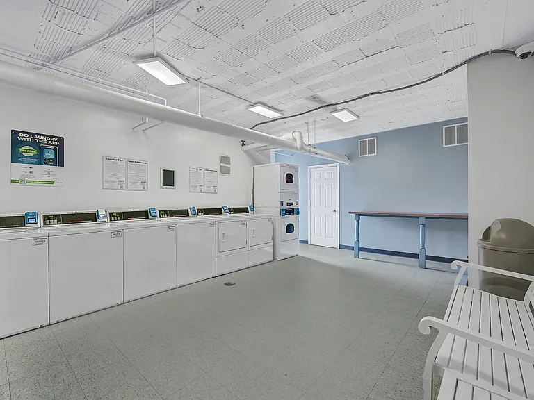 215 C Street Apartments — Photo 16