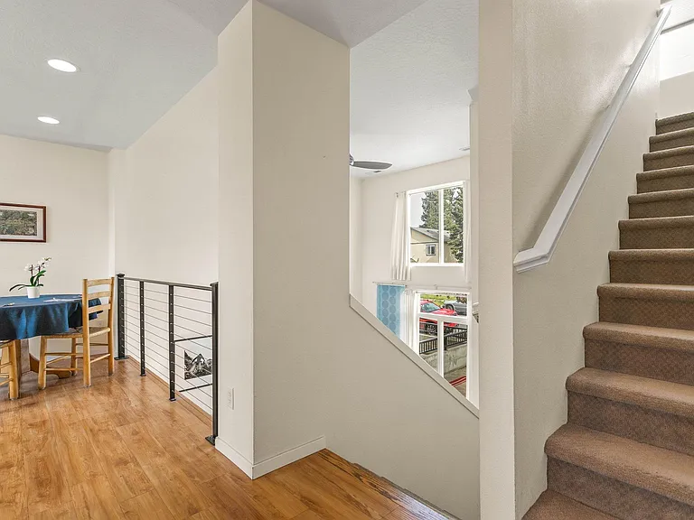 2207 W Bridge Ave — Photo 9