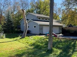 4014 Elmwood St, Vadnais Heights, MN 55127