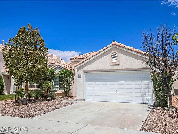 GOOD SIZE DRIVEWAY