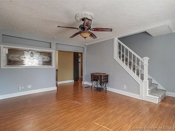 3rd image of 461 Accrusia Ave