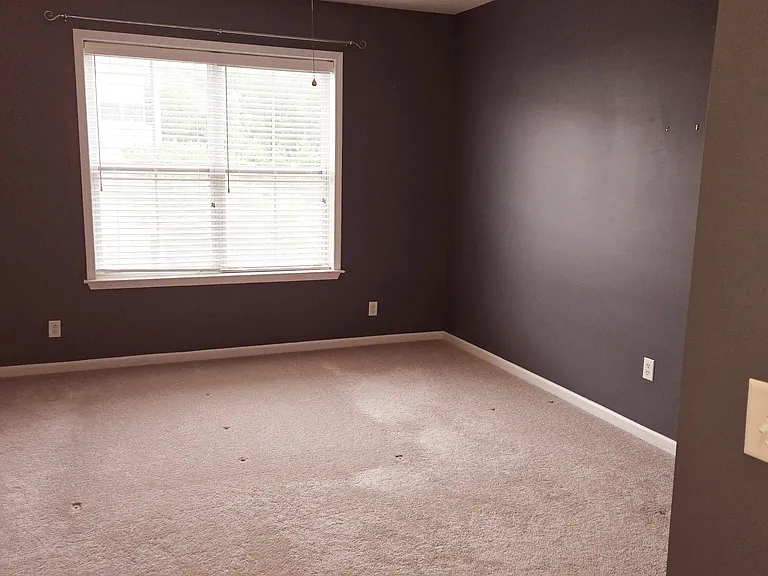 521 Sloan Ct — Photo 10