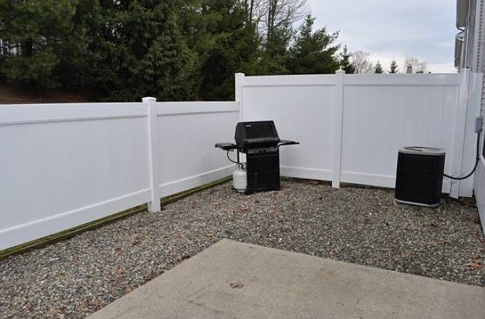 2nd image of 14 Pennsbury Way