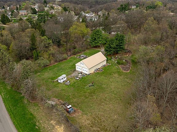 3rd image of 2168 Reis Run Rd