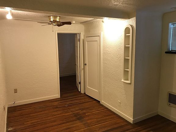 4th image of 14 N Clinton St #B