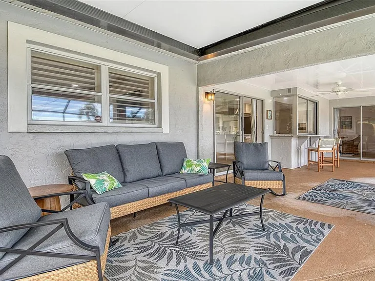 6722 Roxbury Dr — Photo 19