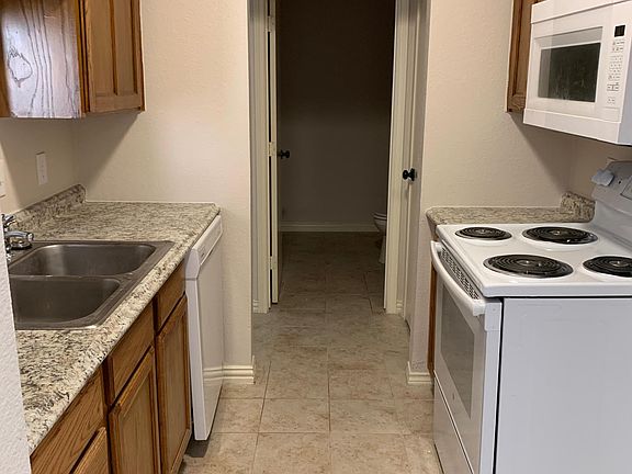 3rd image of 5516 Lewis Ct