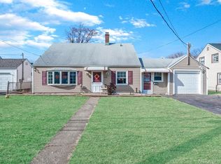 268 Fairfield Ave, Carle Place, NY 11514