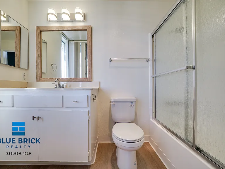 11225 Morrison St #118 — Photo 10
