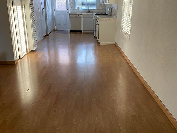 4th image of 3210 Parkhaven Dr