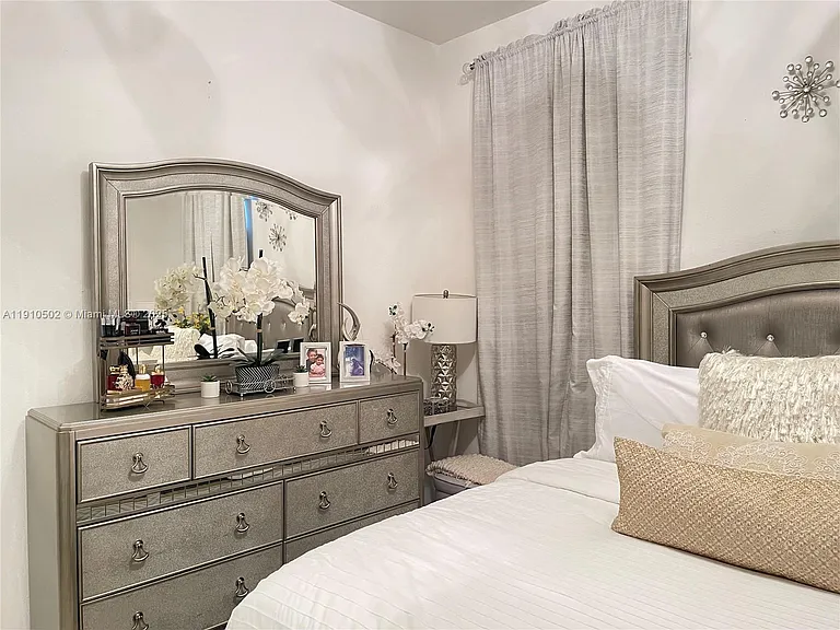 27563 SW 139th Psge #B — Photo 9