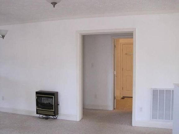 2 Full Bathrooms, 1/2 in