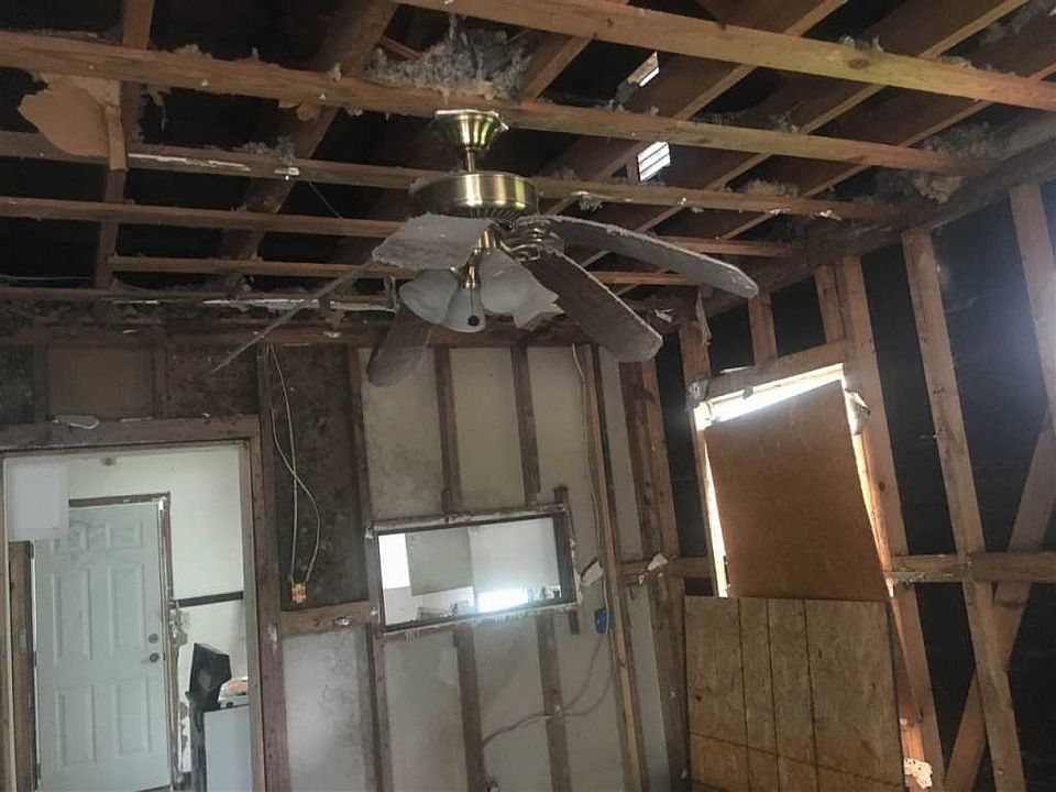 2nd image of 210 Sanford St