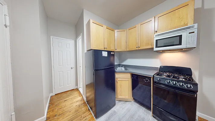 Rented by Bond New York | media 8