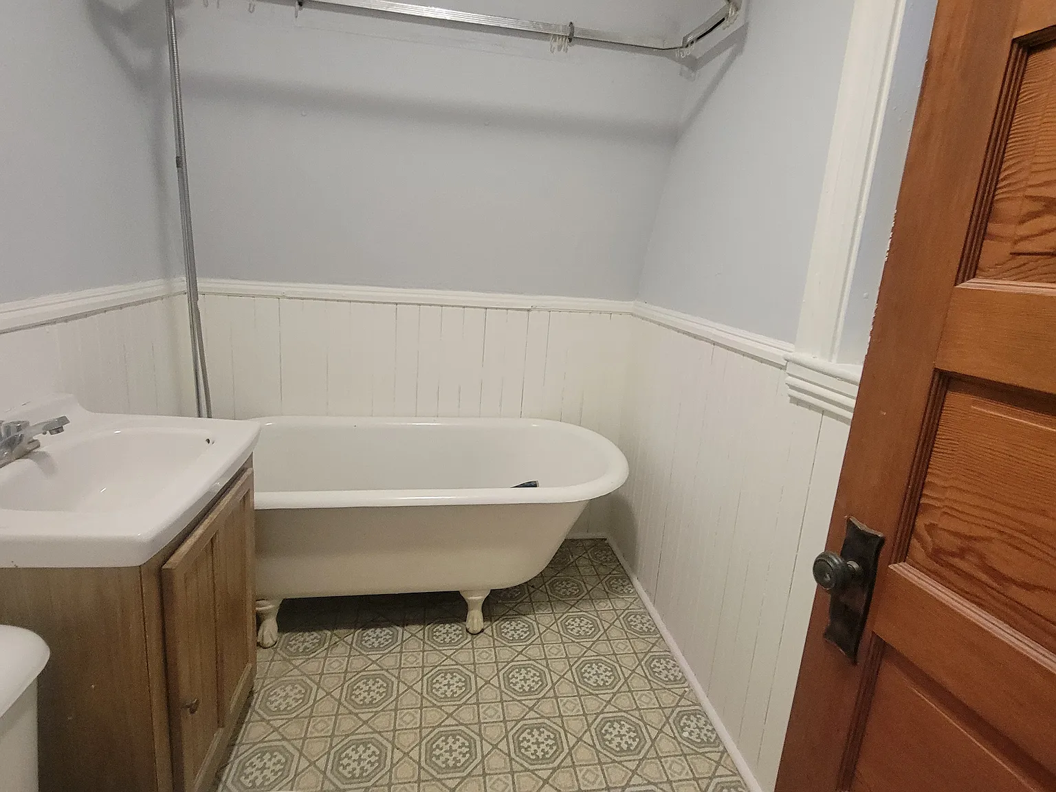 2 bed, 840 sqft, $1,350 — Photo 1