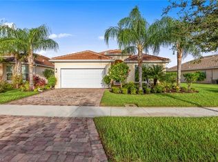 28048 Pisces Ln, Bonita Springs, FL 34135