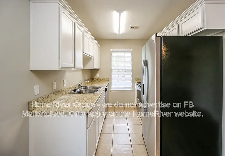 12501 SW 15th Ter — Photo 6