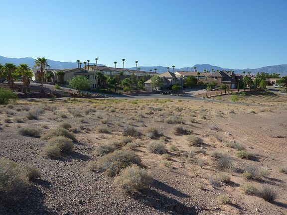 5th image of 860 Chaparral Cir