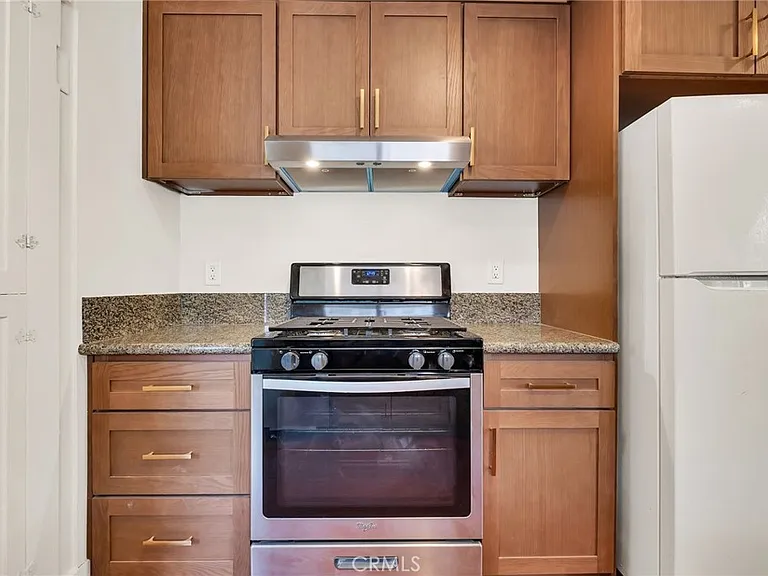 809 E Colton Ave — Photo 12