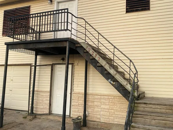 2212 63rd St, Galveston, TX 77551