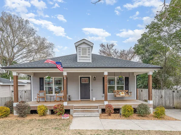 202 W Hill St, Benson, NC 27504