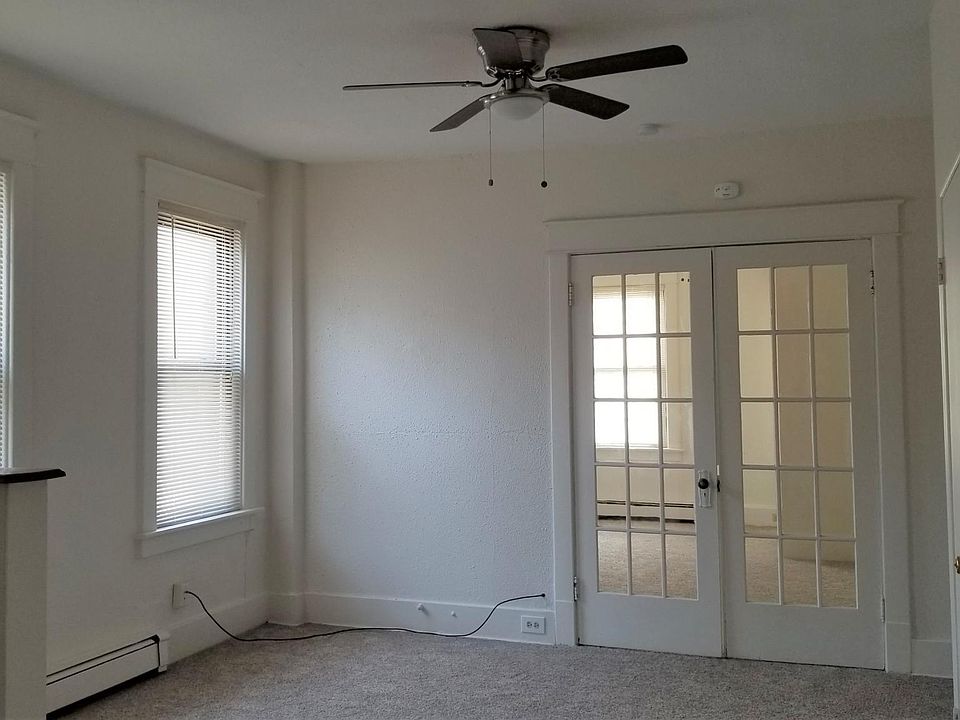 2nd image of 932-34 W 4th St
