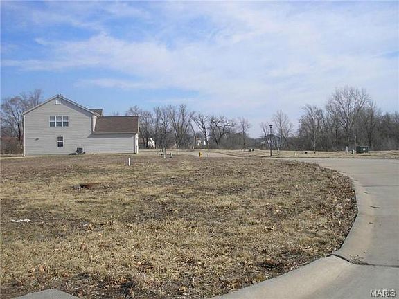 3rd image of 981 Brookfield Chase Ct