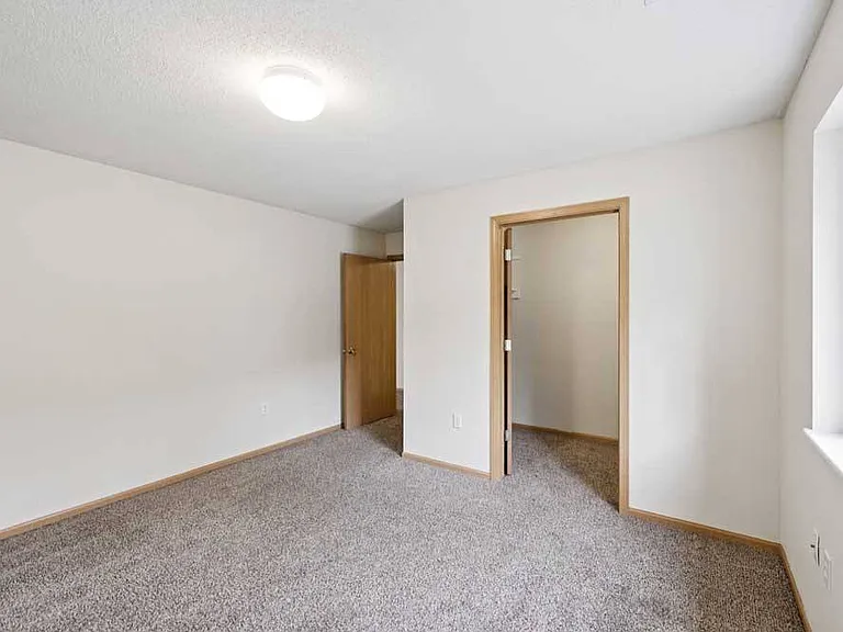 Northbrook Apartments — Photo 273