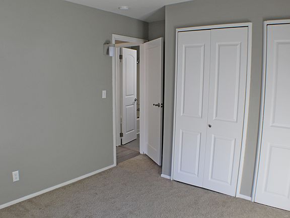 5th image of 182 Rogers Dr