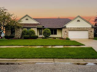 5121 Killarney Dr, Holt, MI 48842
