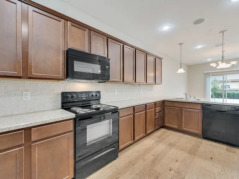 2629 Chambers Dr — Photo 9