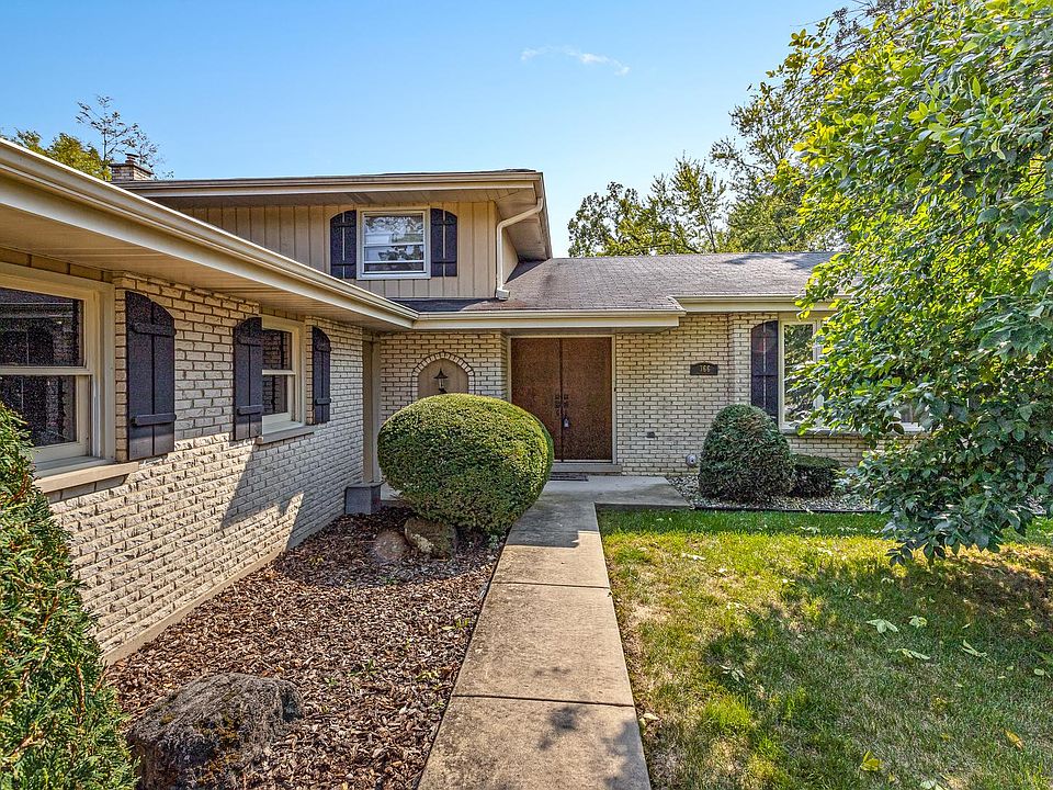 1st image of 366 Woodbine Dr