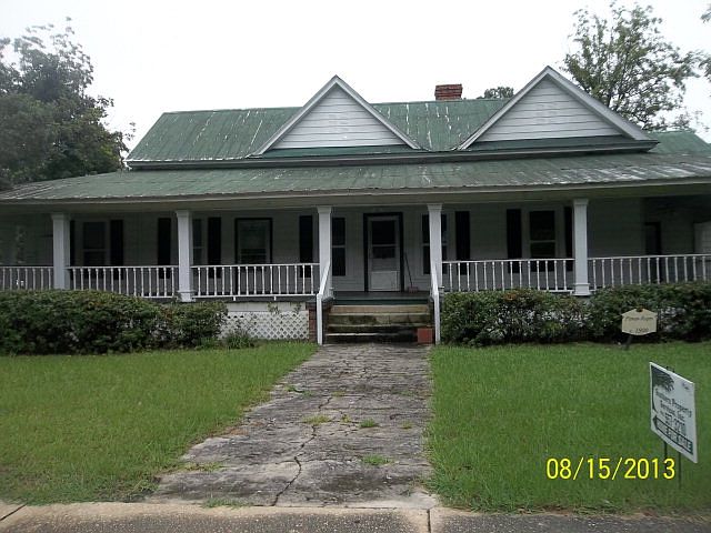 1st image of 132 E Brazell St