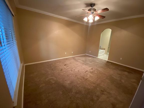 5th image of 593 W Orange St