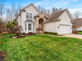 643 Brownstone Cir, Avon Lake, OH 44012