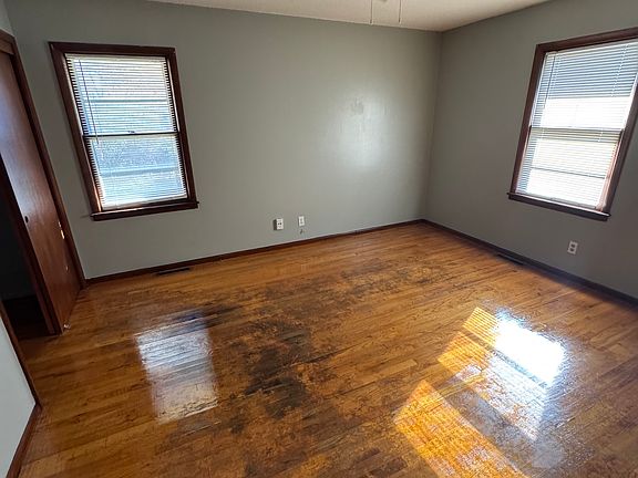 5th image of 11815 Beacon Ave