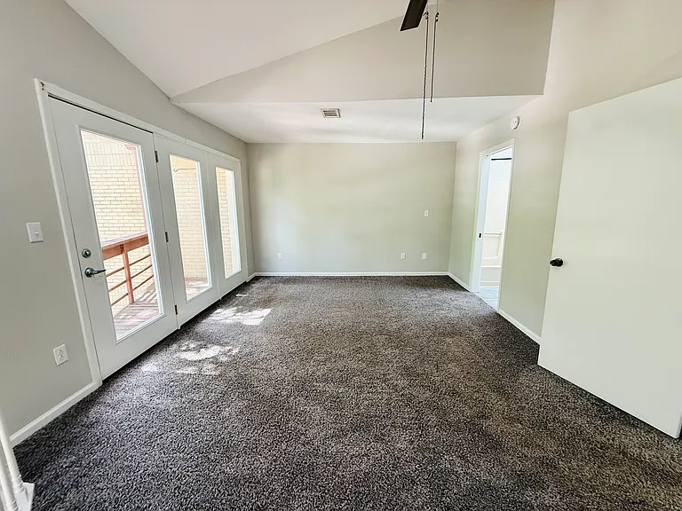 501 Vine St #A — Photo 15