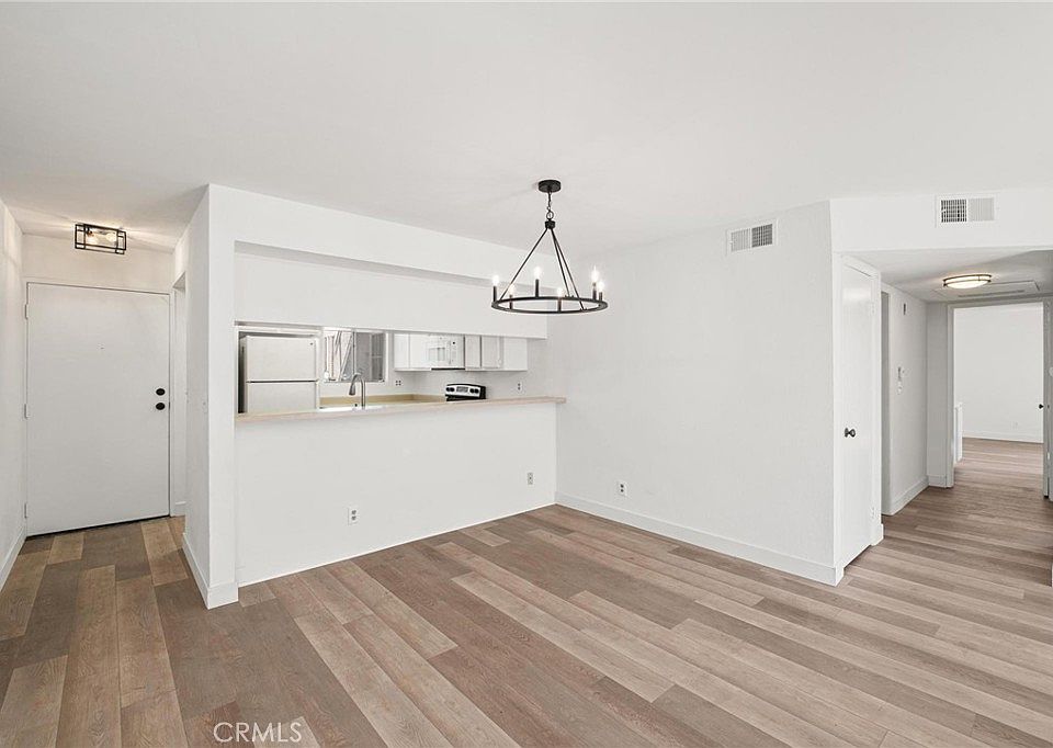 1st image of 505 W 5th St APT 204