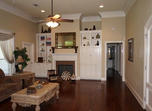 4th image of 2558 Creek Hollow Ave