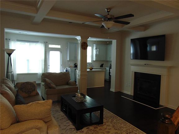 4th image of 1523 River Oak Ln