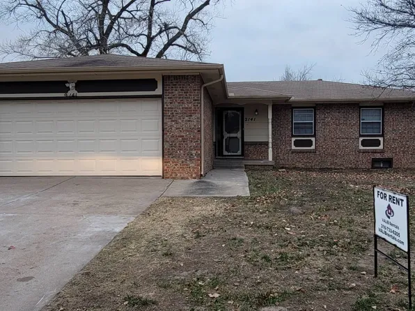 2141 S Lori Ln, Wichita, KS 67207