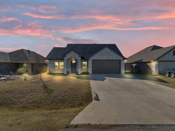 3310 White Horse Dr, Granbury, TX 76049