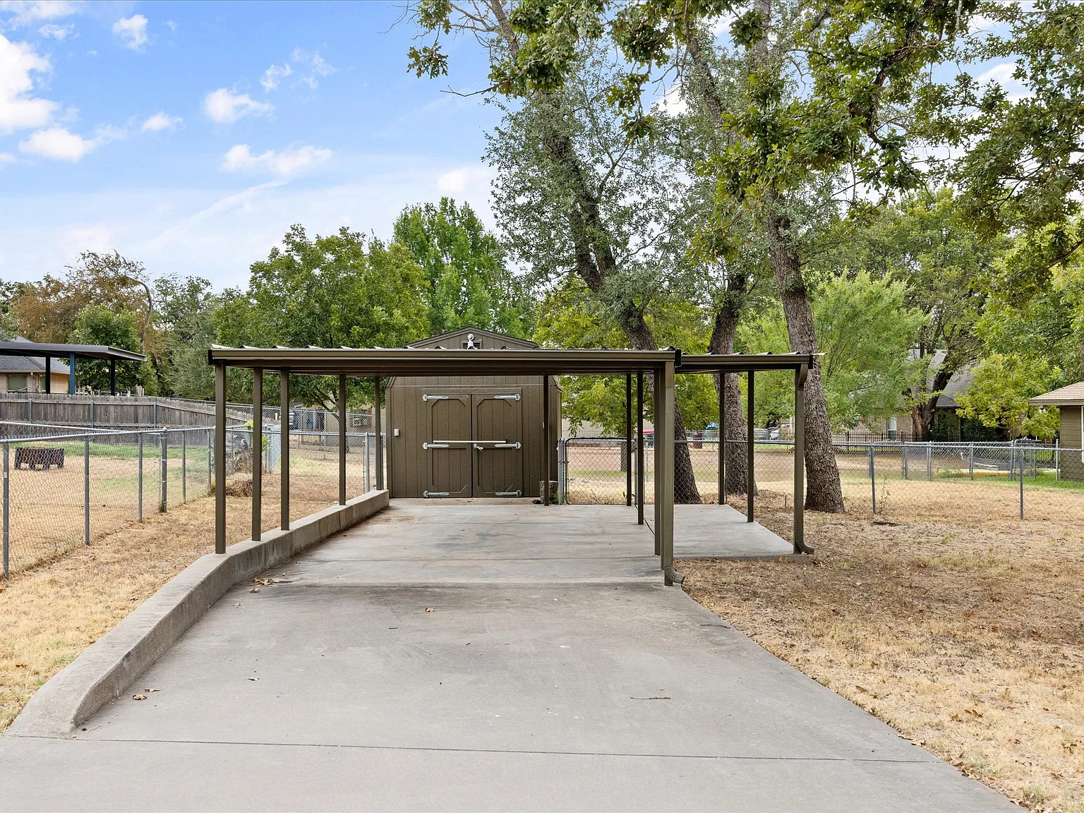 3 bed, 1888 sqft, $2,650 — Photo 4