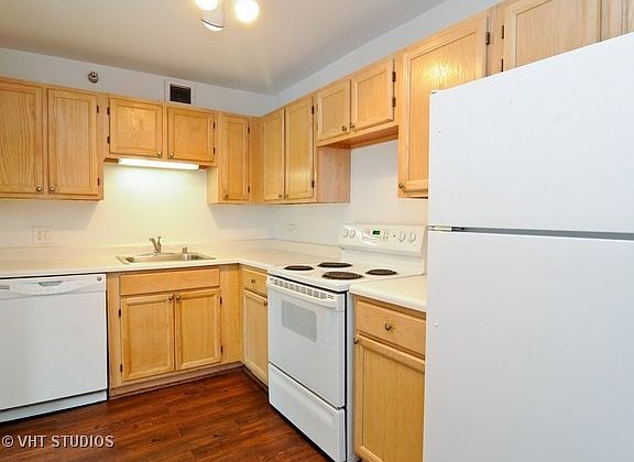 4th image of 200 N Dearborn St Unit 1601