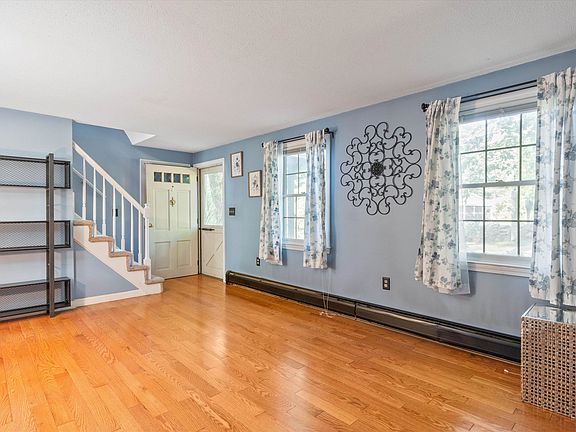 3rd image of 42 Falconer Avenue