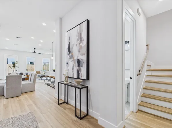 5027 Golden Forest Dr #C, Houston, TX 77091