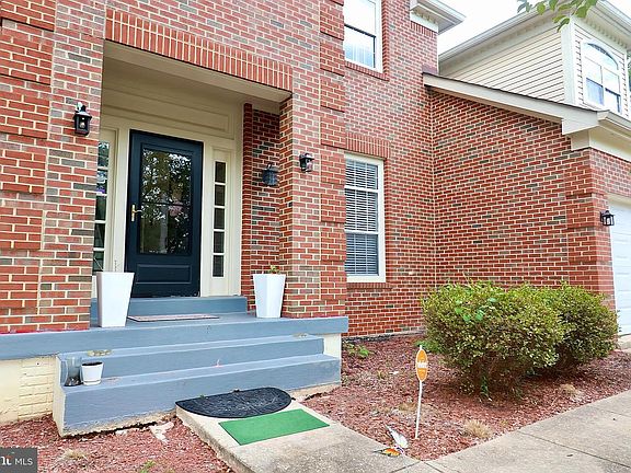 3rd image of 5512 Axton Ct