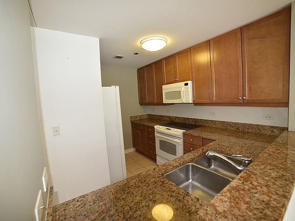 4th image of 130 N Garland Ct APT 1510