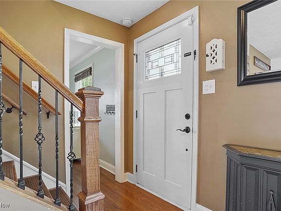 5th image of 923 Barnes Ave