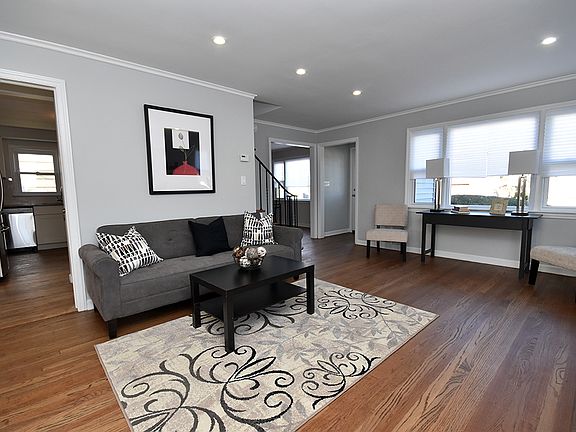 3rd image of 30 Lincoln Ave